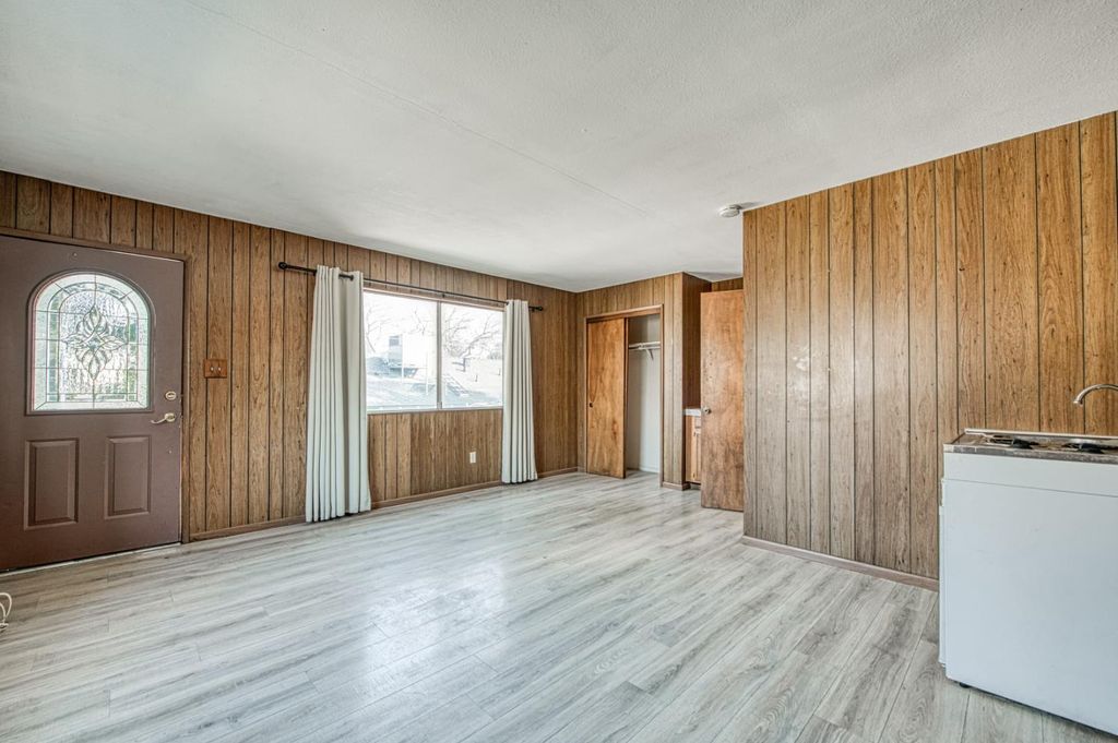 Image 21 of property listing at 145 E University Avenue, Fresno, CA 93704