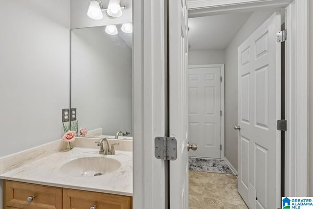 610 CROSSCREEK COVE, Pelham, AL 35124