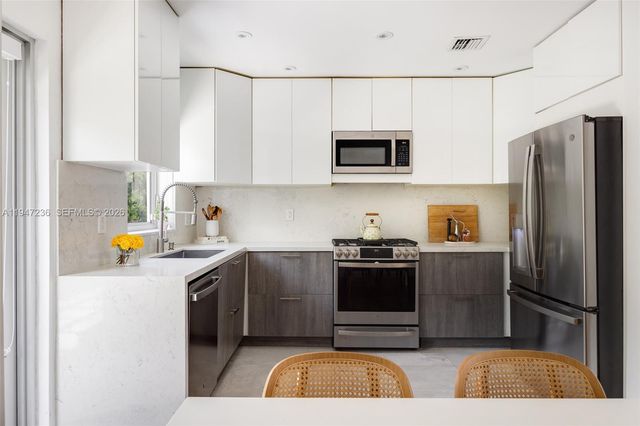 6055 SW 38th St, Miami, FL 33155