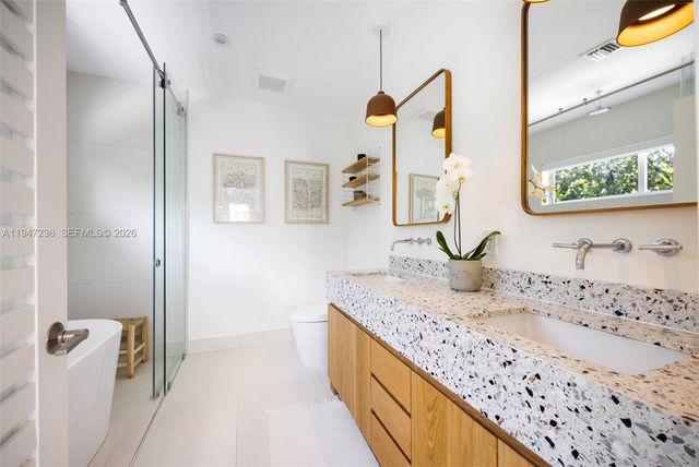 6055 SW 38th St, Miami, FL 33155