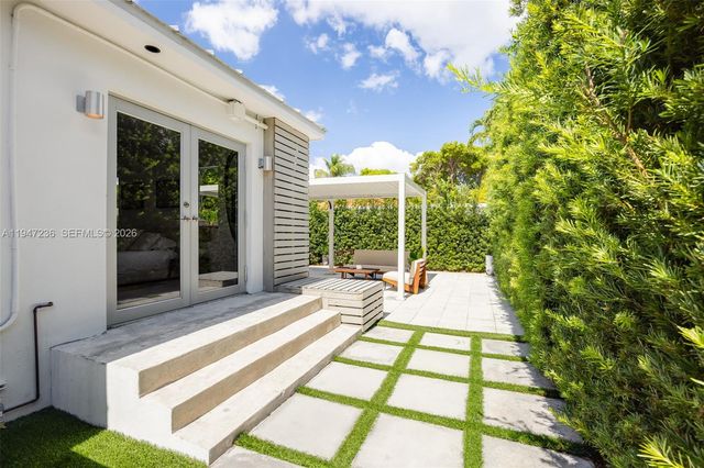 6055 SW 38th St, Miami, FL 33155