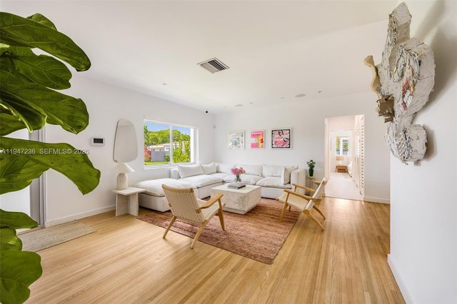 6055 SW 38th St, Miami, FL 33155