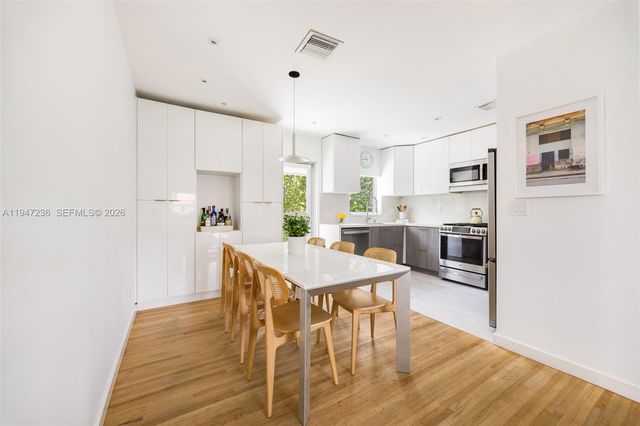 6055 SW 38th St, Miami, FL 33155