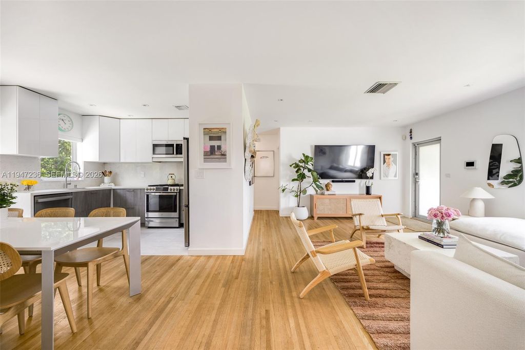 6055 SW 38th St, Miami, FL 33155