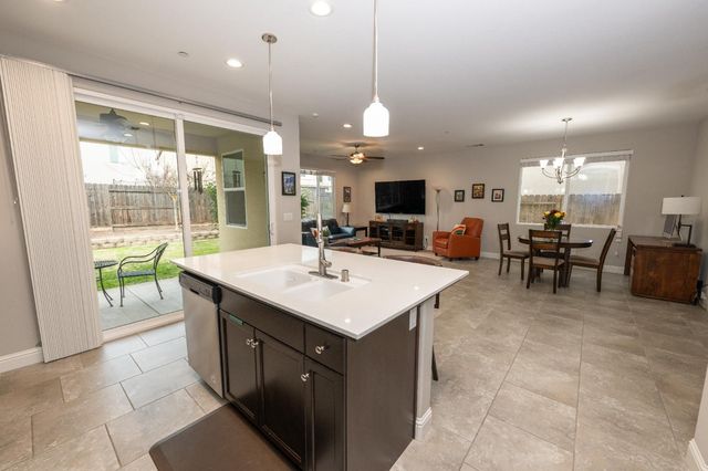 3537 Lincoln Avenue, Clovis, CA 93619