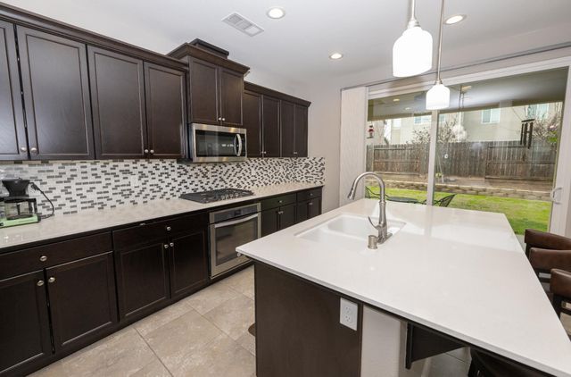 3537 Lincoln Avenue, Clovis, CA 93619