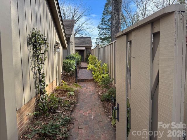 4913 Torrey Pines Court, Charlotte, NC 28226