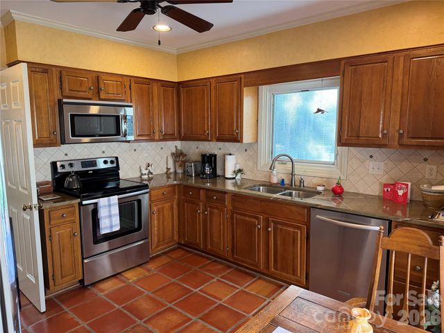 4913 Torrey Pines Court, Charlotte, NC 28226