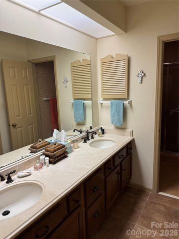 4913 Torrey Pines Court, Charlotte, NC 28226