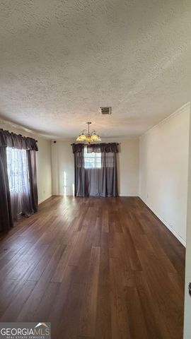 180 N Main Street NW, Gordon, GA 31031
