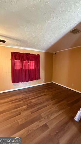 180 N Main Street NW, Gordon, GA 31031