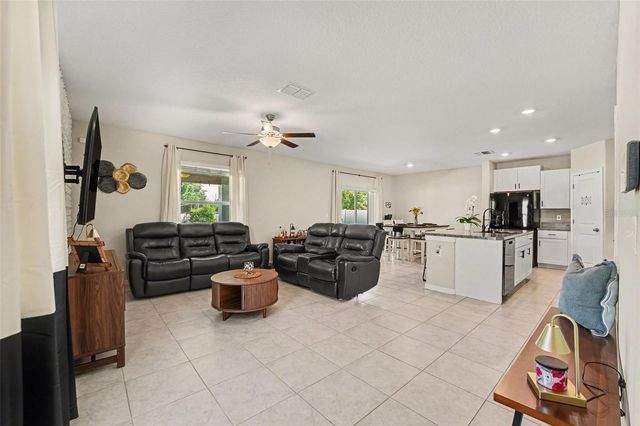 5067 SABLE CHIME DR, Wimauma, FL 33598
