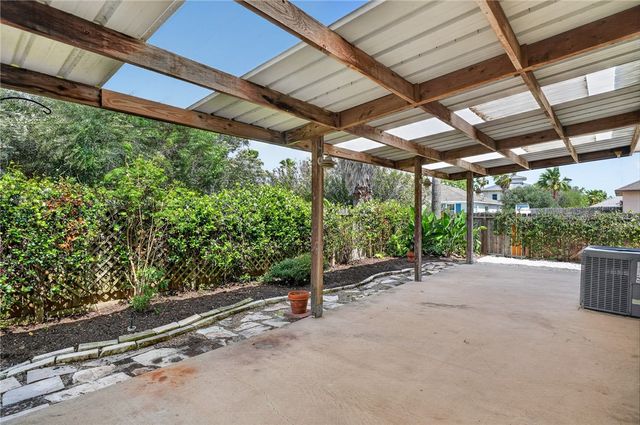 14901 Dasmarinas Dr, Corpus Christi, TX 78418