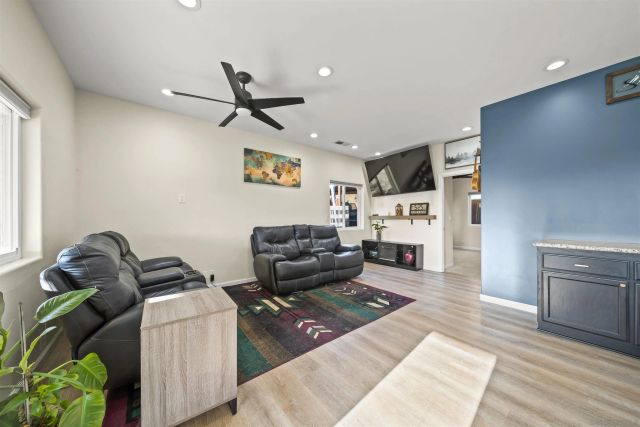 16951 Old Coach Rd, Poway, CA 92064