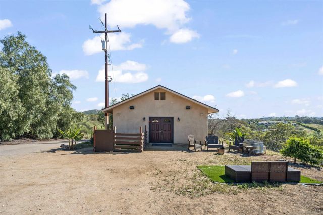 16951 Old Coach Rd, Poway, CA 92064