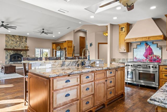 16951 Old Coach Rd, Poway, CA 92064