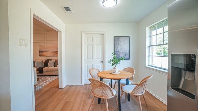 1917 Middle Glen Drive, Carrollton, TX 75007