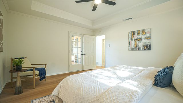 1917 Middle Glen Drive, Carrollton, TX 75007
