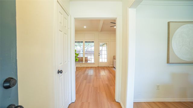 1917 Middle Glen Drive, Carrollton, TX 75007