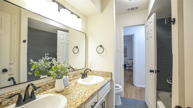 1917 Middle Glen Drive, Carrollton, TX 75007