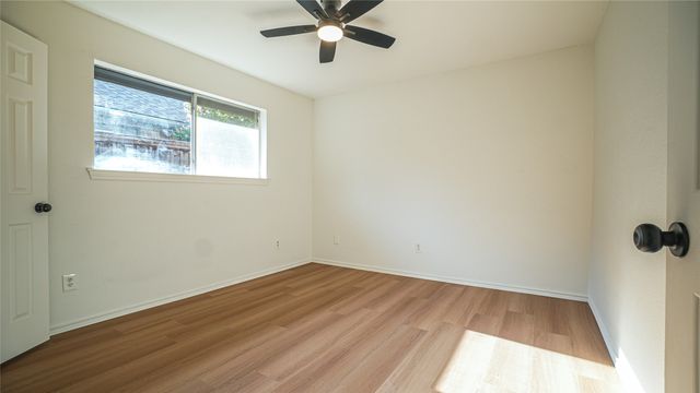 1917 Middle Glen Drive, Carrollton, TX 75007