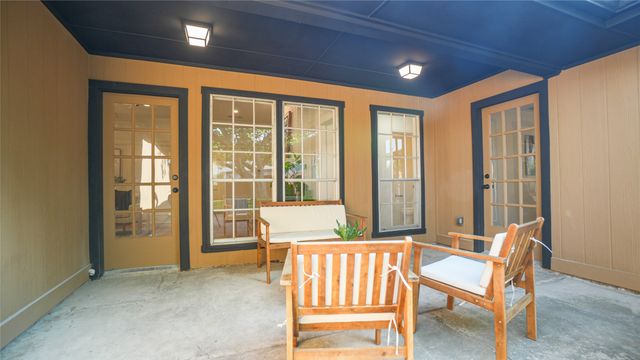 1917 Middle Glen Drive, Carrollton, TX 75007