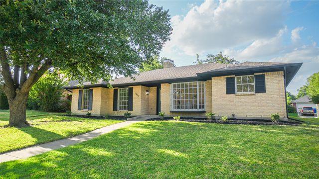 1917 Middle Glen Drive, Carrollton, TX 75007