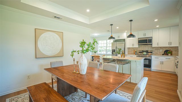 1917 Middle Glen Drive, Carrollton, TX 75007