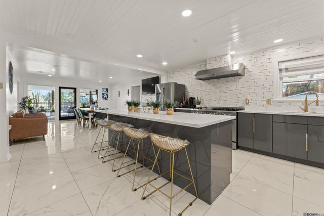 8720 W Fairway Dr, Baton Rouge, LA 70809