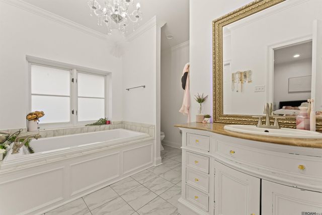 8720 W Fairway Dr, Baton Rouge, LA 70809