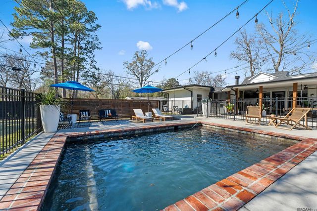 8720 W Fairway Dr, Baton Rouge, LA 70809