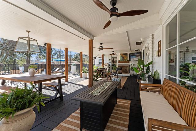 8720 W Fairway Dr, Baton Rouge, LA 70809