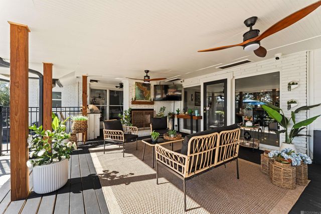 8720 W Fairway Dr, Baton Rouge, LA 70809