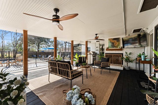 8720 W Fairway Dr, Baton Rouge, LA 70809