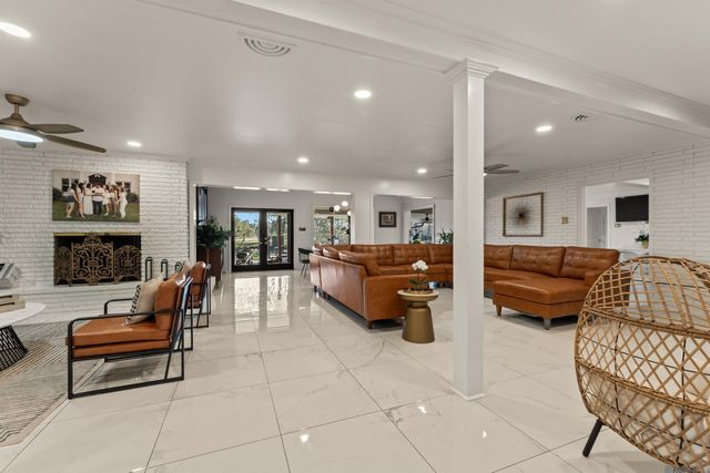 8720 W Fairway Dr, Baton Rouge, LA 70809