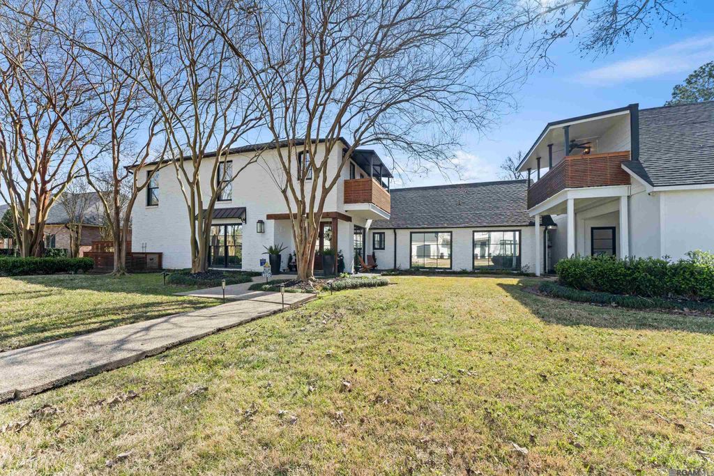 8720 W Fairway Dr, Baton Rouge, LA 70809