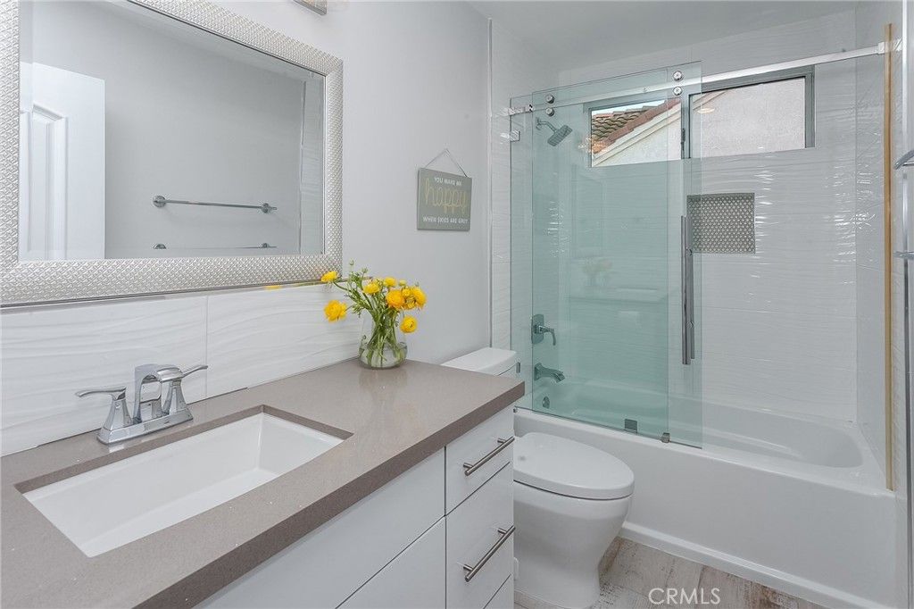 Image 15 of property listing at 23218 Runnymede Street, West Hills, CA 91307