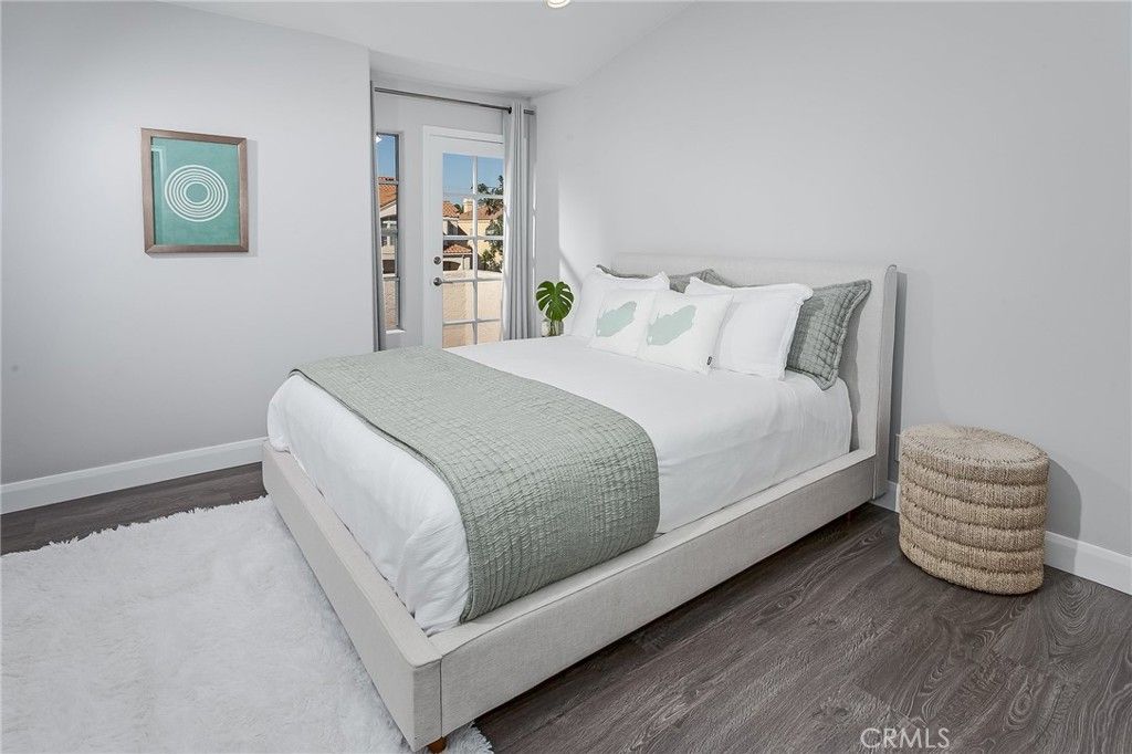 Image 16 of property listing at 23218 Runnymede Street, West Hills, CA 91307