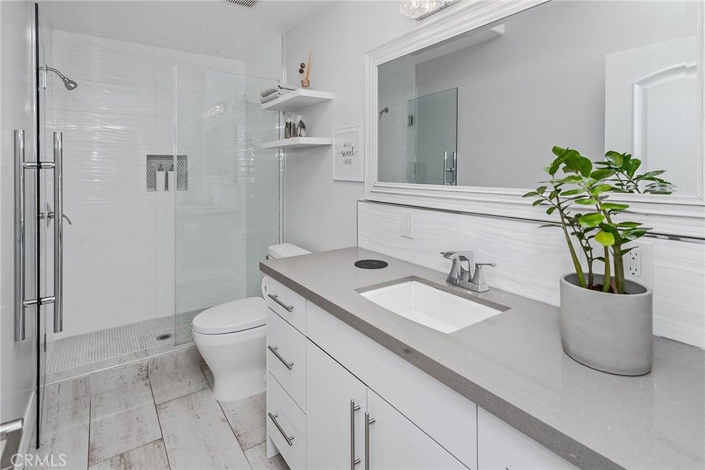 Image 18 of property listing at 23218 Runnymede Street, West Hills, CA 91307