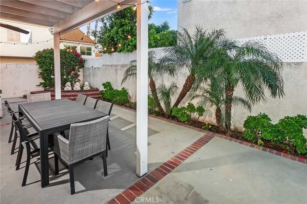 Image 19 of property listing at 23218 Runnymede Street, West Hills, CA 91307