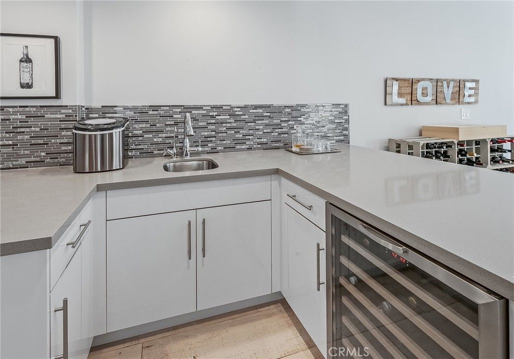 Image 6 of property listing at 23218 Runnymede Street, West Hills, CA 91307