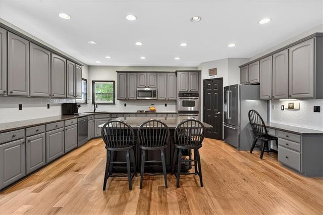 200 White Cloud Run, Canton, GA 30114
