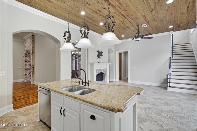 422 Summerville Drive, Madison, MS 39110