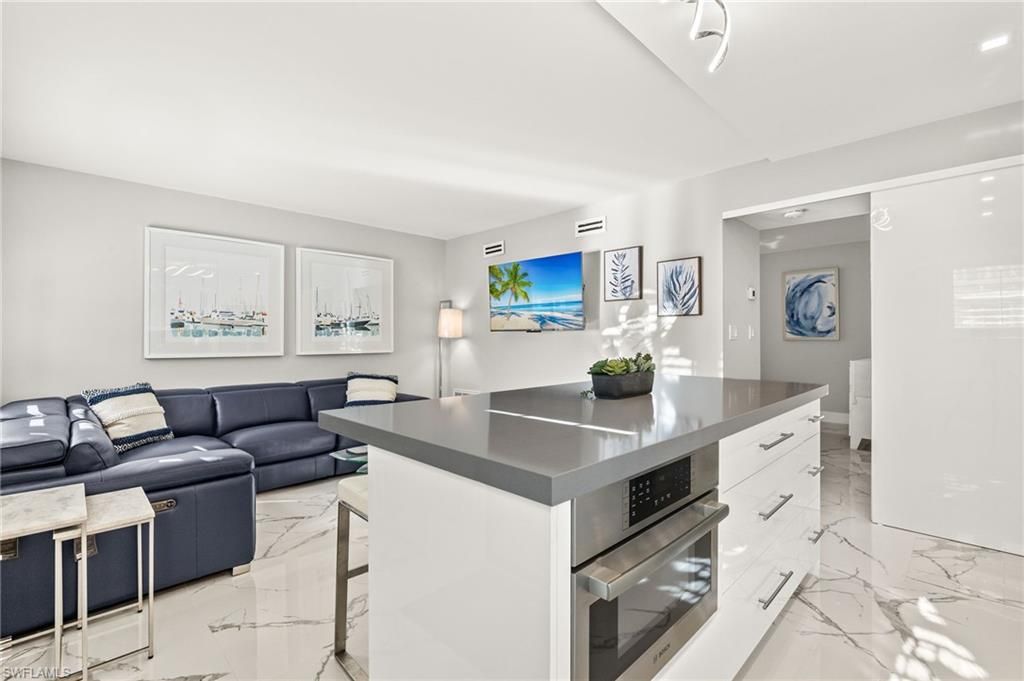 980 7th AVE S 109, Naples, FL 34102
