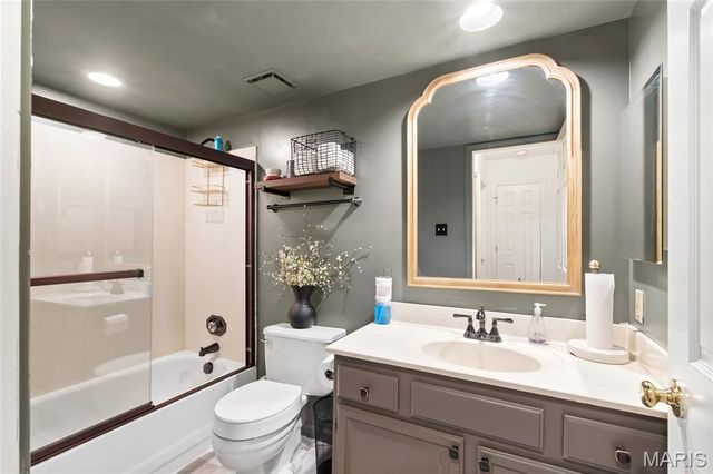 4235 W Pine Boulevard 3, St Louis, MO 63108