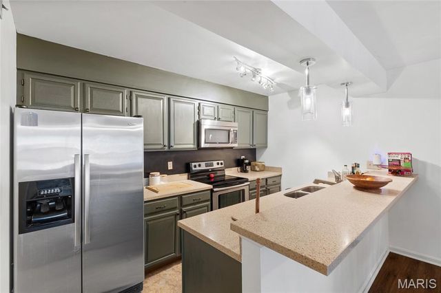 4235 W Pine Boulevard 3, St Louis, MO 63108