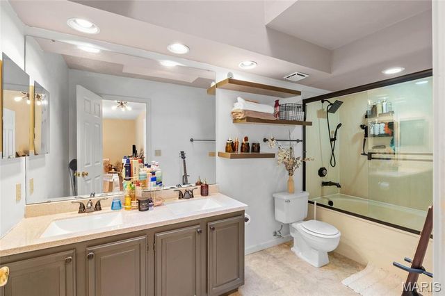 4235 W Pine Boulevard 3, St Louis, MO 63108