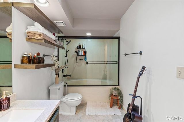 4235 W Pine Boulevard 3, St Louis, MO 63108