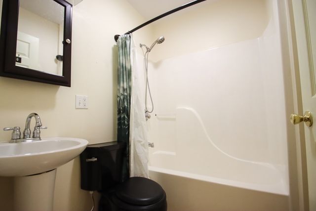 210 Kingwood Dr, Sparta, TN 38583