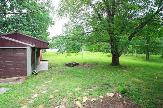 210 Kingwood Dr, Sparta, TN 38583